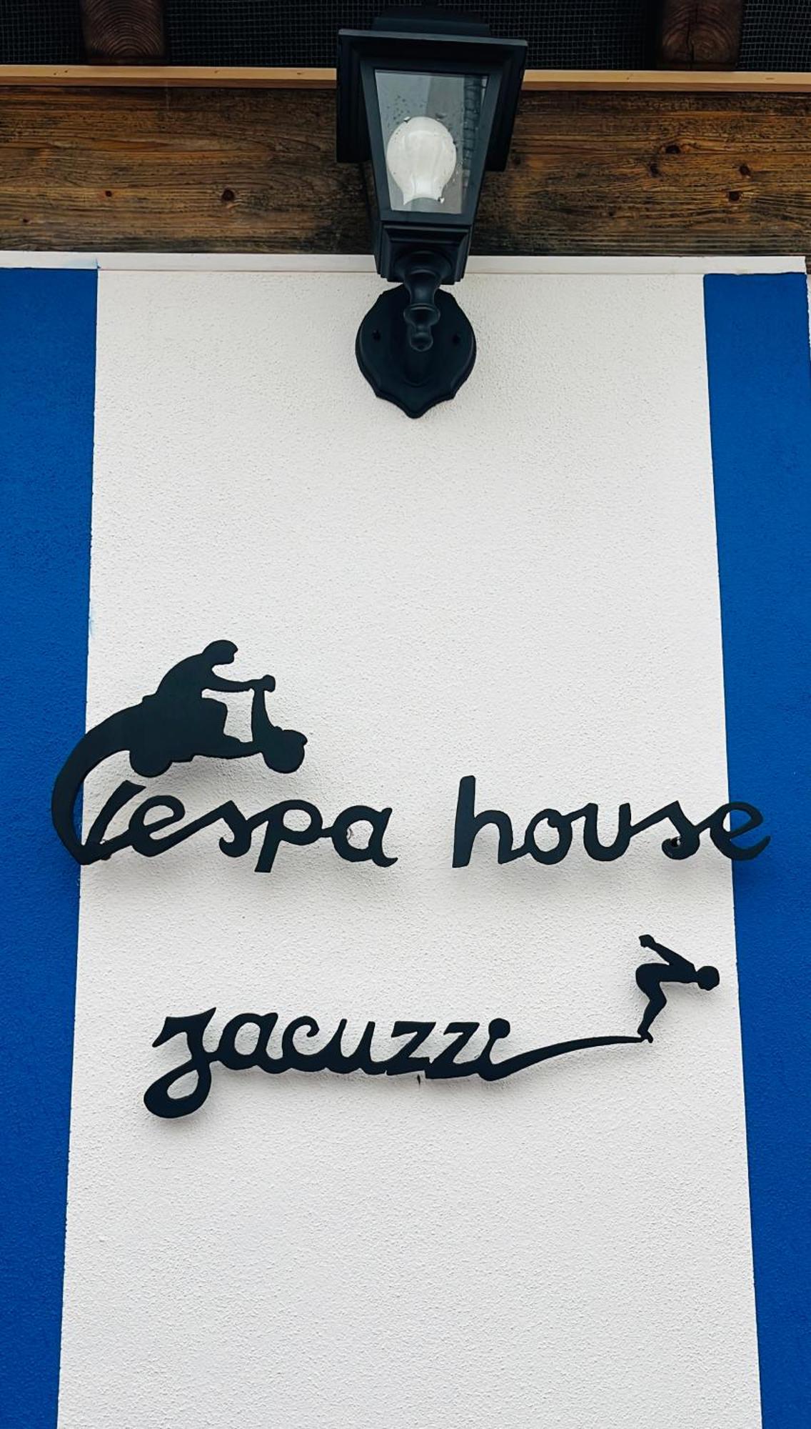 Holiday home Vespa House *
